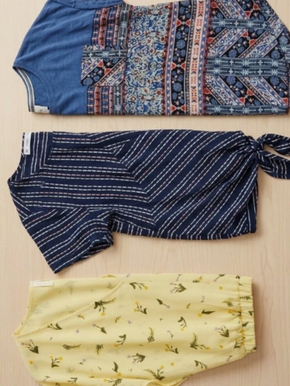Women's Tops Size Medium | Navy Yellow Blue Multicolor | Short Sleeve